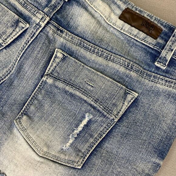 RSQ Maui High Rise Distressed Frayed Denim Blue Jeans Shorts Stretchy Jr Size 3 - Picture 7 of 12